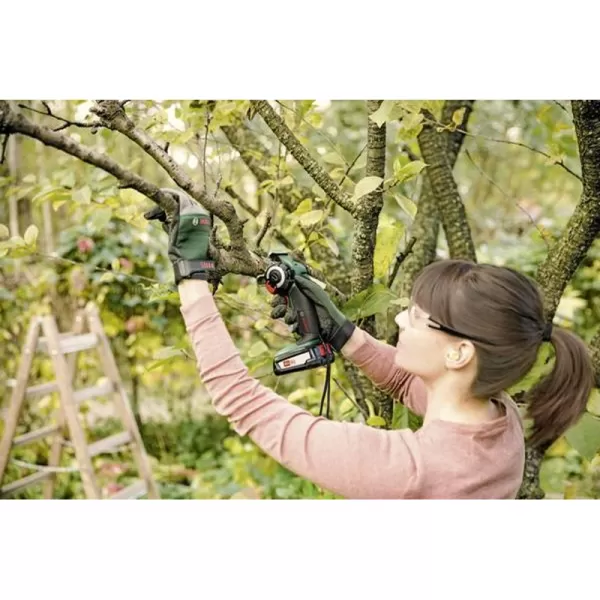 Aku řetězová pila 18V 2,5Ah Bosch NanoBlade AdvancedCut 18 0.603.3D5.101