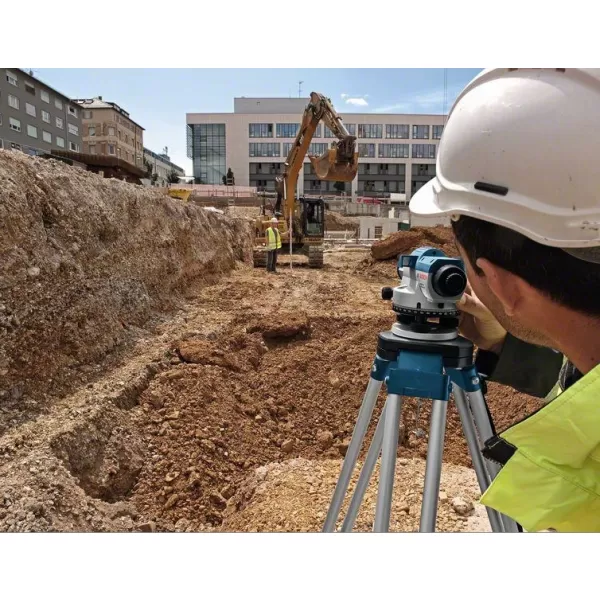 Optický nivelační přístroj Bosch GOL 32 D Professional 0601068502