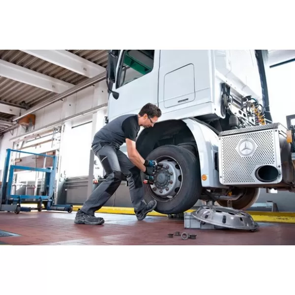 Aku rázový utahovák GDS 18V-1000 C Bosch 06019J8001