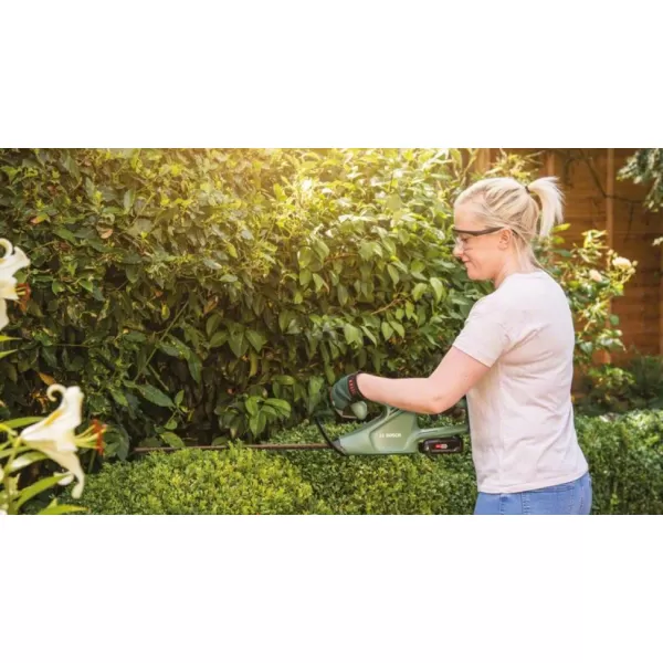 Aku nůžky na živý plot Bosch Easy Hedge Cut 18-45 0.600.849.H02