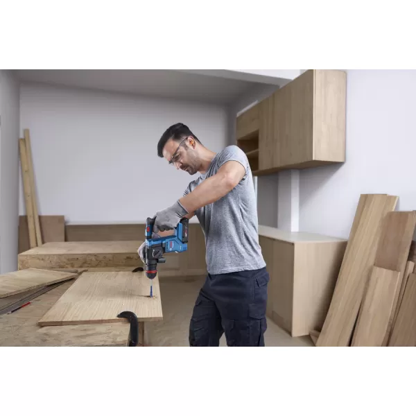 Aku vrtací kladivo s SDS plus 18V 2x2,0Ah Bosch GBH 18V-18