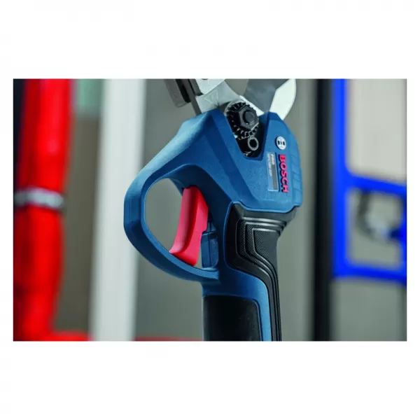 Akumulátorové nůžky na trubky PRO GPC18V-32P Bosch Professional 06019S2000