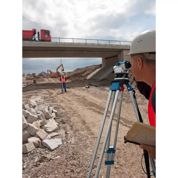 Optický nivelační přístroj Bosch GOL 32 D Professional 0 601 068 500