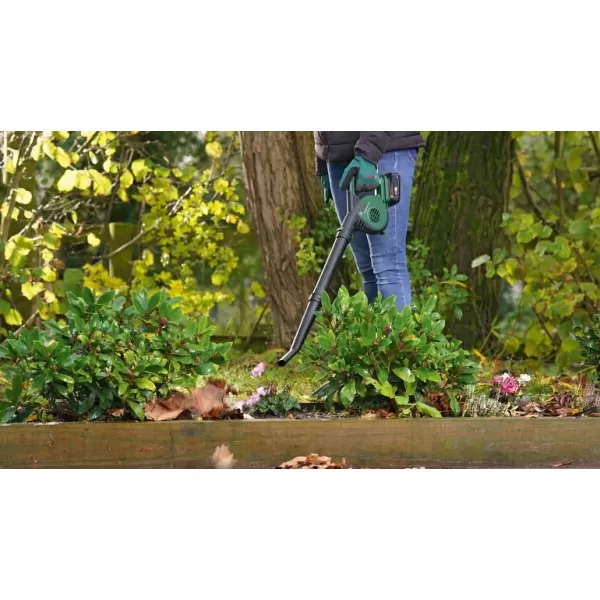 Aku foukač na listí 18V bez aku Bosch UniversalLeafBlower 18V-130 06008A0601