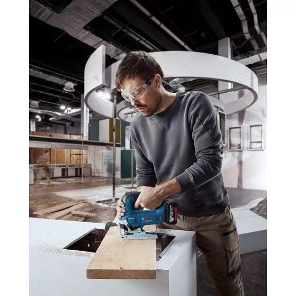 Aku kmitací pila 18V 4,0Ah Bosch GST 185-LI 06015B3023