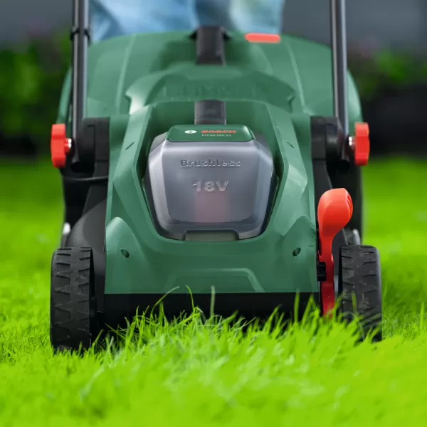 Aku sekačka 18V bez aku Bosch Rotak 18V-32 06008B9P01